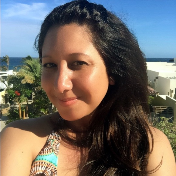 Meet your Posher, Lori - Picture 4 of 6